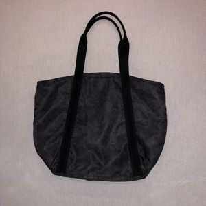 Lululemon tote